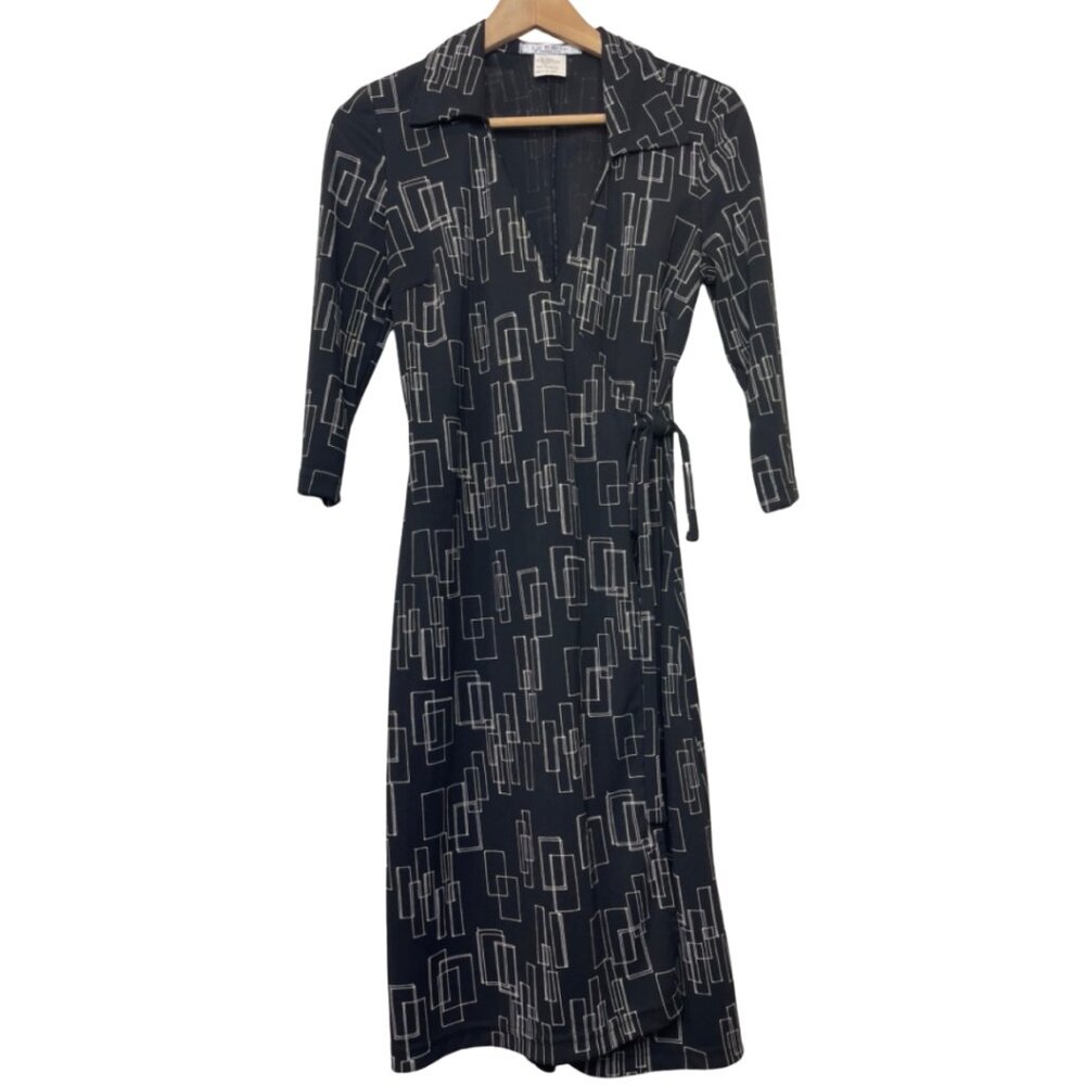 LA BELLE | Women's Black and White Vintage Geometric Print Wrap Dress | Size M